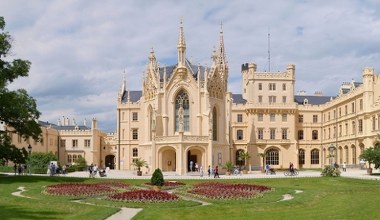 Pałac jak z bajki. To jedno z najczęściej odwiedzanych miejsc w Czechach