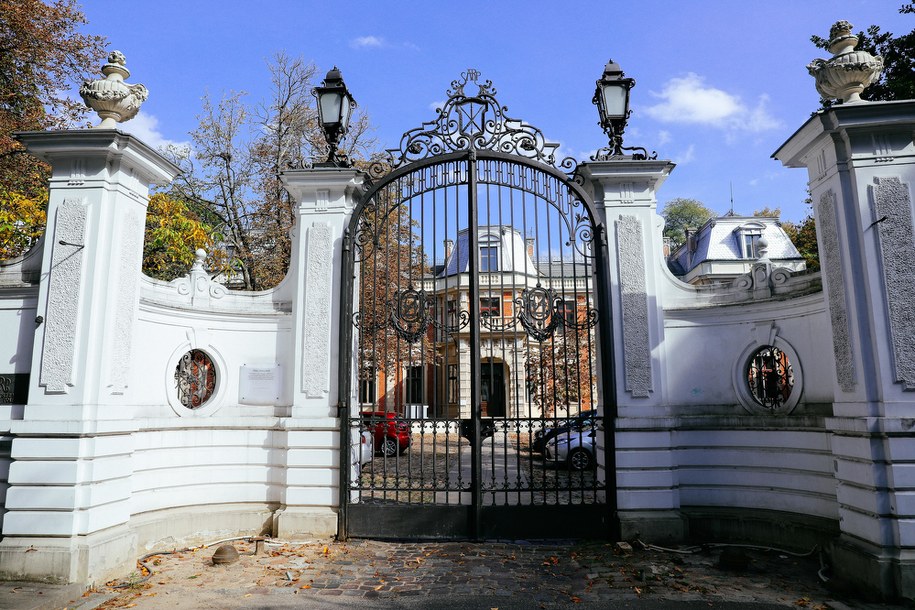 Pałac Konstantego Zamoyskiego, także pałac Zamoyskich – neorenesansowy obiekt znajdujący się przy ul. Foksal /Albert Zawada /PAP