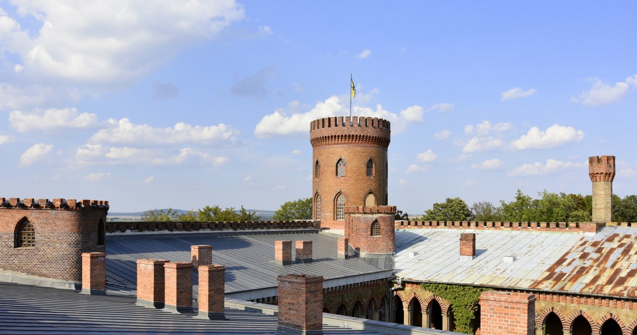 Pałac Marianny Orańskiej w Kamieńcu Ząbkowickim przypomina zamek /Albin Marciniak