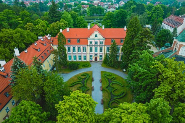 Pałac Opatów w gdańskim Parku Oliwskim /Shutterstock