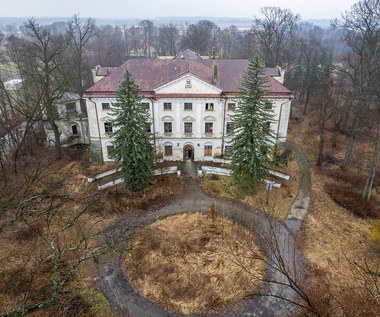 Pałac w Koniecpolu znowu na sprzedaż. Zapowiedziano licytację, chcą 2,86 mln zł 