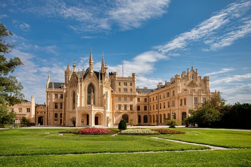 Pałac w Lednicach to jeden z najpiękniejszych zabytków w Europie /123RF/PICSEL