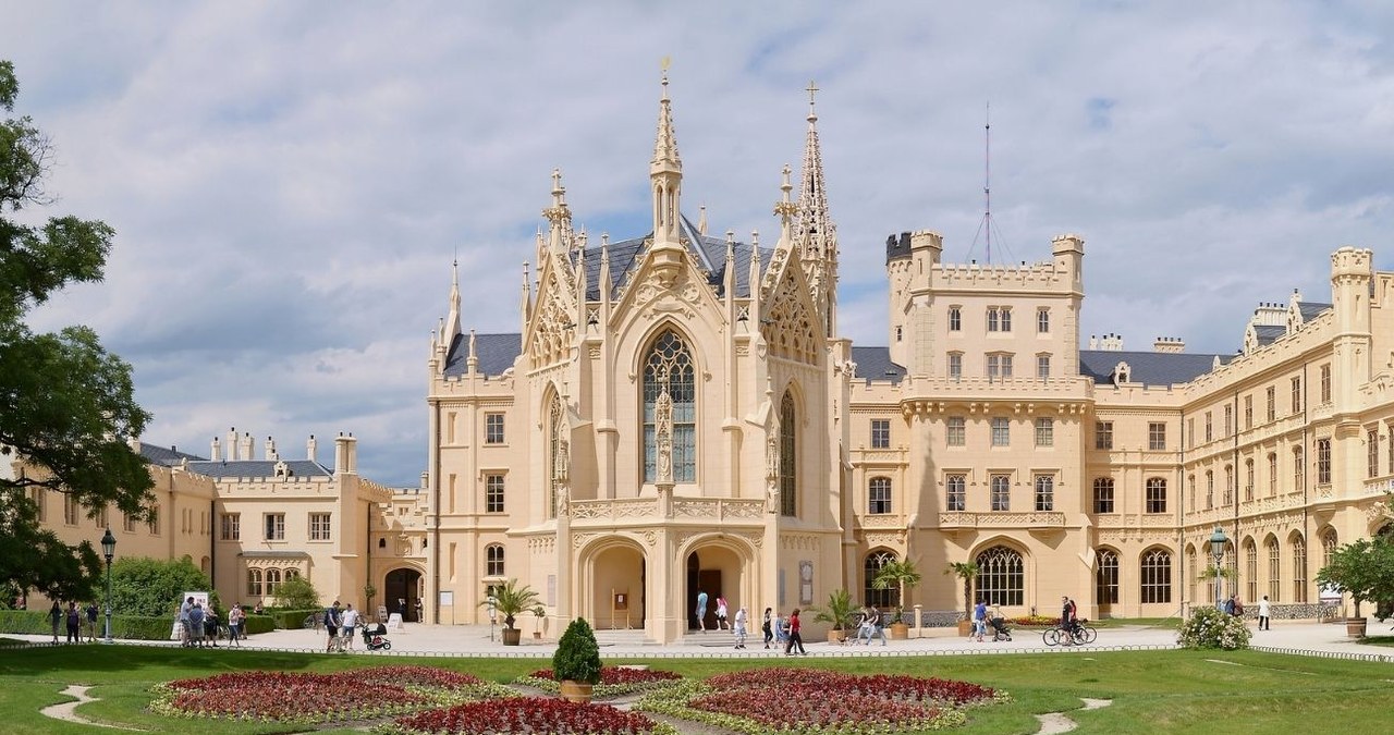 Pałac w Lednicach to jedna z najczęściej odwiedzanych czeskich atrakcji /Pudelek (Marcin Szala) /CC BY-SA 3.0