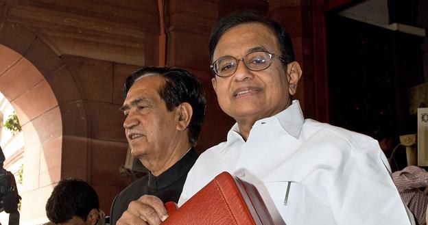 Palaniappan Chidambaram (z prawej), minister finansów Indii /AFP