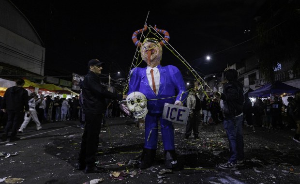 "Palenie Judasza" w Meksyku. Spłonęły kukły Trumpa, El Mencho i służby ICE