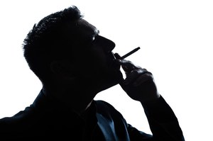 Palenie papierosów zmienia mikrobiom jamy ustnej