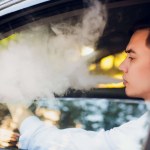 Palisz lub wapujesz w aucie? Przy sprzedaży stracisz tysiące złotych