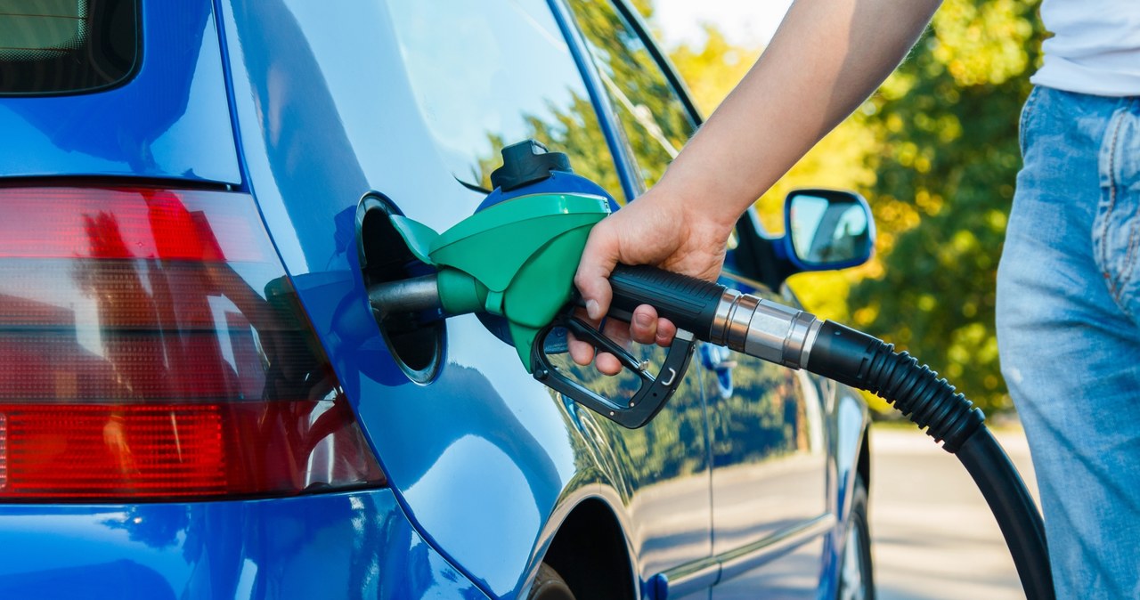 Paliwa mogą być nieco tańsze - spadają ceny hurtowe benzyny i oleju napędowego. Zdj. ilustracyjne /123RF/PICSEL