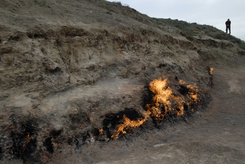 Paliwem zasilającym długowieczny ogień jest gaz, którego pokłady znajdują się na terenie całego Azerbejdżanu /East News