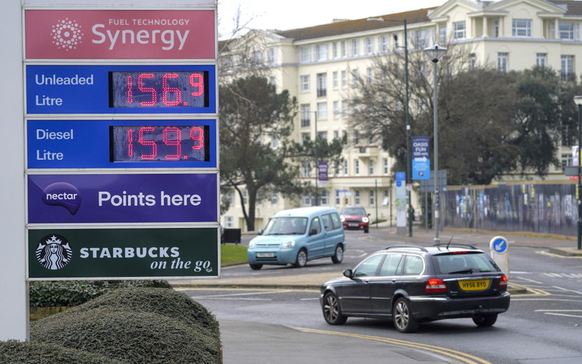 Paliwo w Wielkiej Brytanii jeszcze nigdy nie było tak drogie /Getty Images