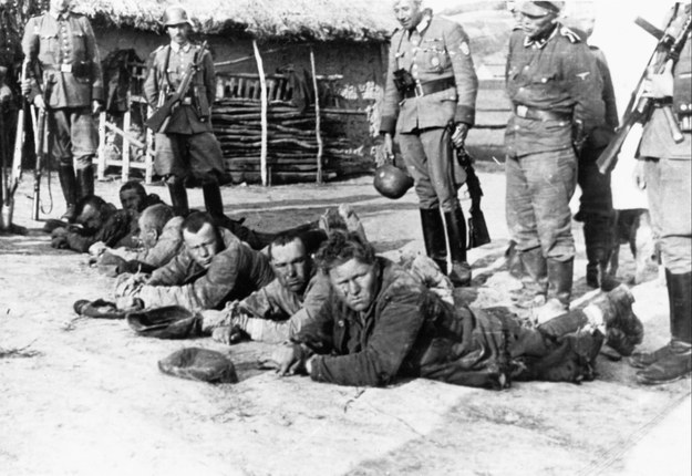 Palmiry pod Warszawą, 1939 r. W czasie okupacji niemieckiej 1939–41 Niemcy rozstrzelali tu ponad 1700 osób, gł. więźniów Pawiaka. /CAF /PAP