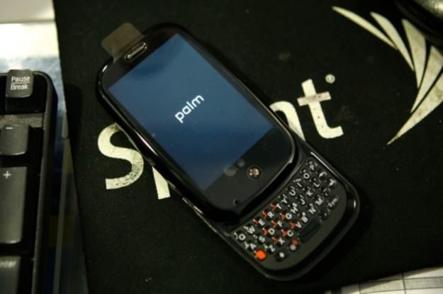 PalmPre miał pokonać iPhone'a - nie wyszło. Palm jest skazany na problemy /AFP