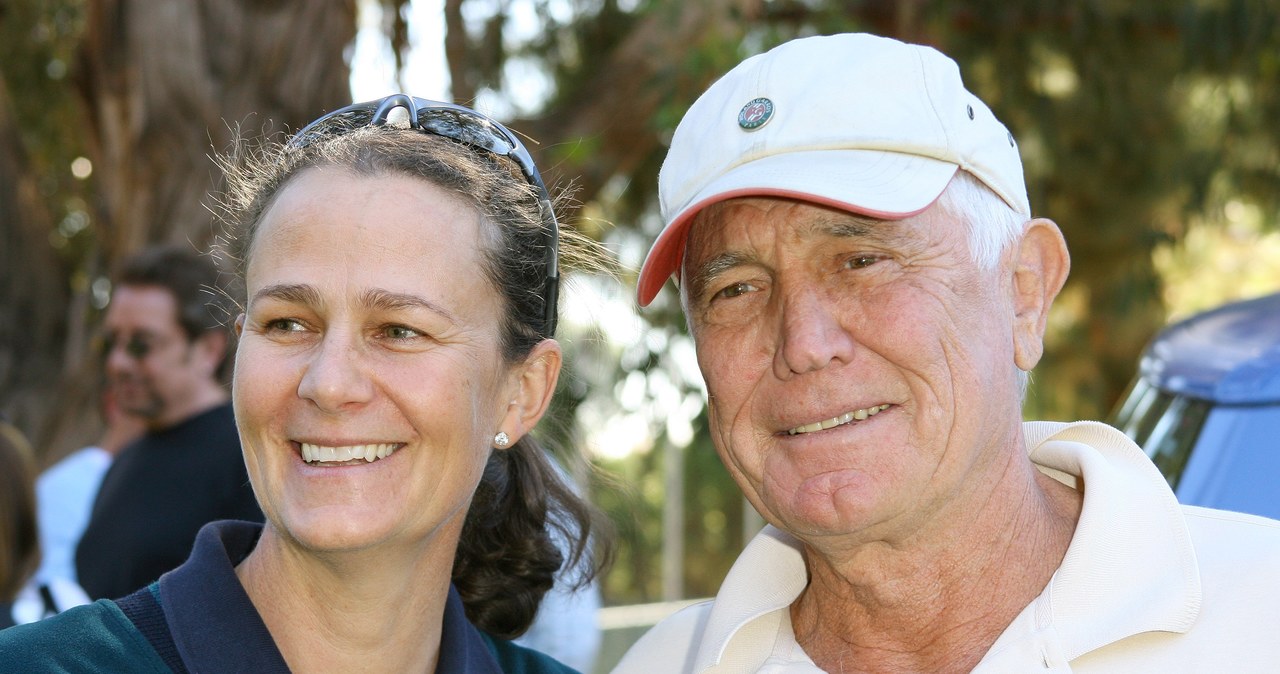Pam Shriver i George Lazenby w 2006 roku /Michael Tran Archive / Contributor /Getty Images