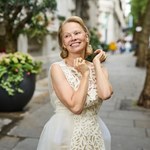 Pamela Anderson i jej ogórki za 130 zł. Po co gwiazda "Słonecznego patrolu" kisi róże?