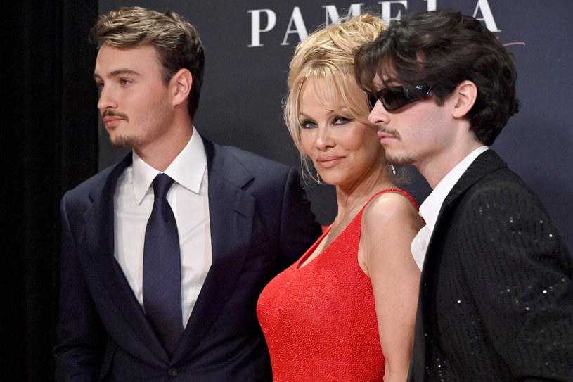 Pamela Anderson pojawiła się na premierze filmu wraz z synami /AxelleBauer-Griffin /Getty Images