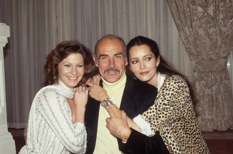 Pamela Salem, Sean Connery i Barbara Carrer podczas promocji filmu "Nigdy nie mów nigdy" /Hulton Archive / Stringer /Getty Images