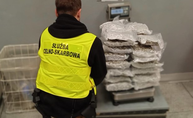 "Pamiątka" z Tajlandii. Portugalczyk wpadł na warszawskim lotnisku