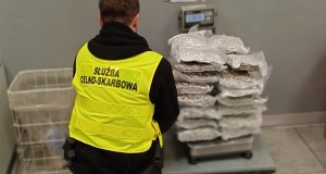 "Pamiątka" z Tajlandii. Portugalczyk wpadł na warszawskim lotnisku