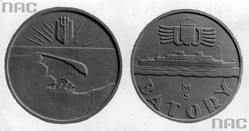 Pamiątkowy medal, autorstwa Józefa Aumillera, wybity z okazji pierwszego rejsu m/s "Batory" /Z archiwum Narodowego Archiwum Cyfrowego