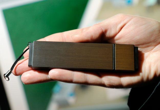 Pamięci przenośne USB 3.0 - w tym roku staną się one standardem /AFP