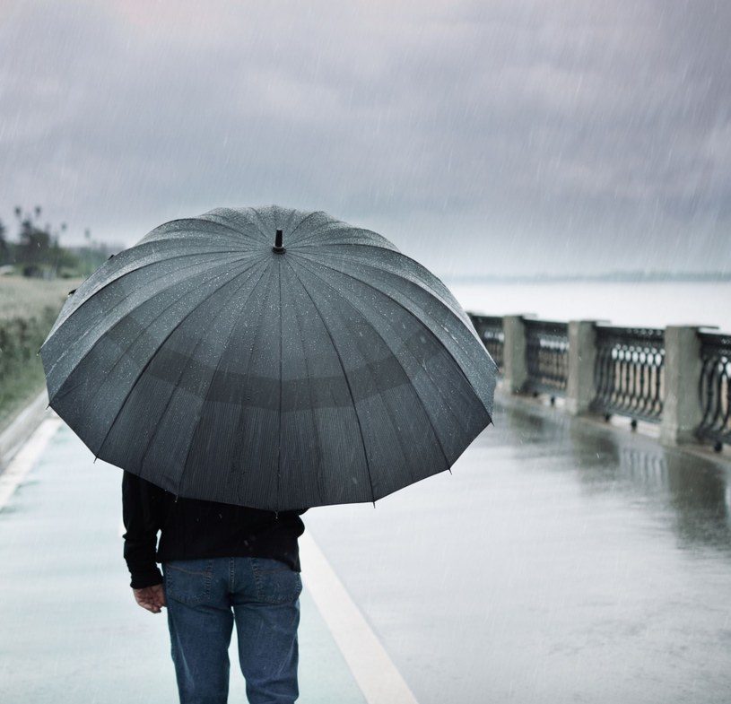 Pamiętajcie o parasolach! /123RF/PICSEL
