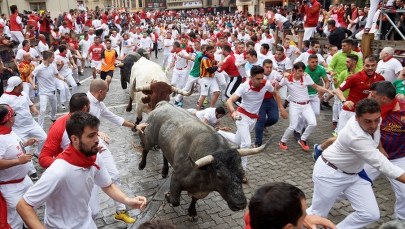 Pampeluna: Dwie kolejne osoby zostały ranne podczas gonitwy z bykami