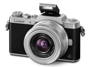 Panasonic prezentuje aparat Lumix GF7