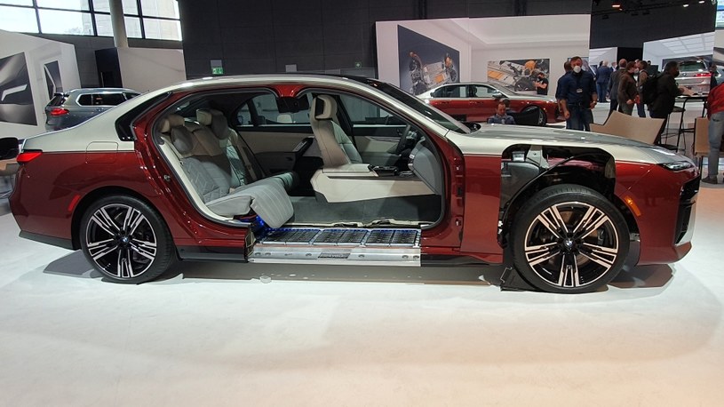 Pancerna wersja BMW i7 będzie cięższa od cywilnej o ok. 800 kg /Michał Domański /INTERIA.PL