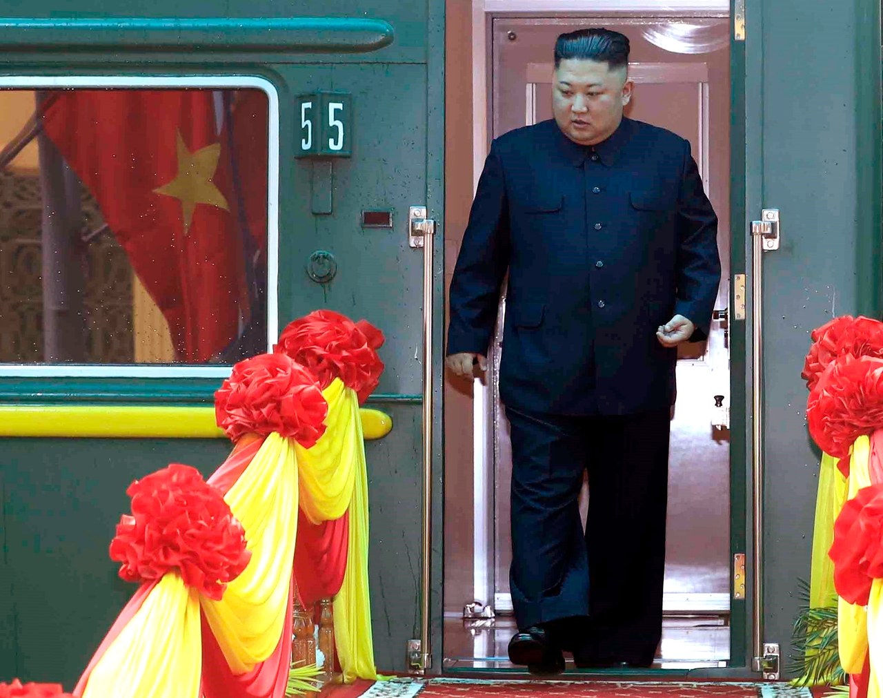 Pancerny pociąg wiezie Kim Dzong Una na spotkanie z Putinem