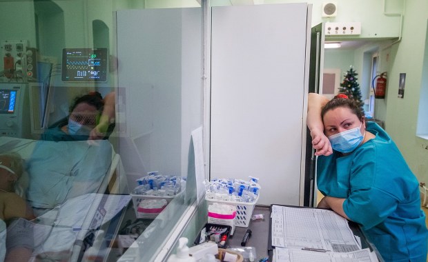 Pandemia koronawirusa. Dworczyk pełnomocnikiem ds. szczepień. Najwięcej zakażeń na Mazowszu [RAPORT: 10 grudnia 2020]