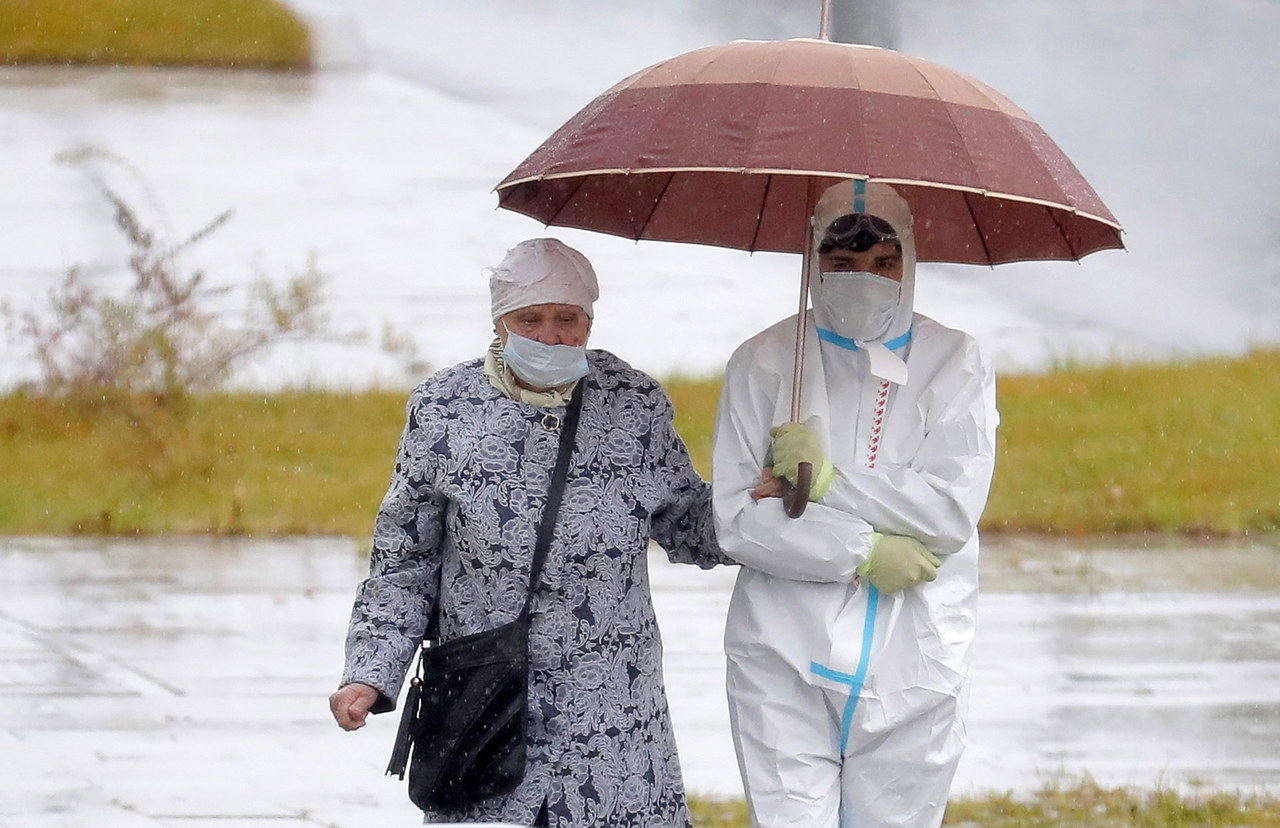 Pandemia koronawirusa przyspiesza: Europa i świat z groźnymi rekordami nowych zakażeń