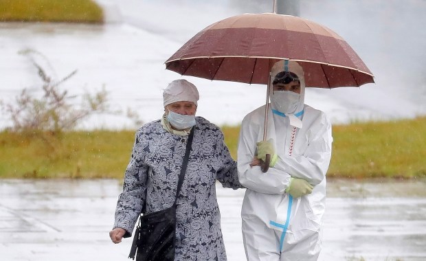Pandemia koronawirusa przyspiesza: Europa i świat z groźnymi rekordami nowych zakażeń