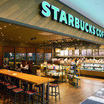 Pandemia koronawirusa. Starbucks zamknie blisko 400 restauracji. Zainwestuje też w nowy format