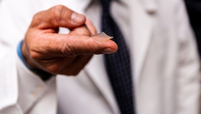 Pandemia koronawirusa. Szczepionka w postaci plastra z mikroigiełkami gotowa do testów