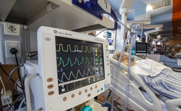 Pandemia koronawirusa. WHO: Rośnie liczba zgonów [ZAPIS RELACJI]