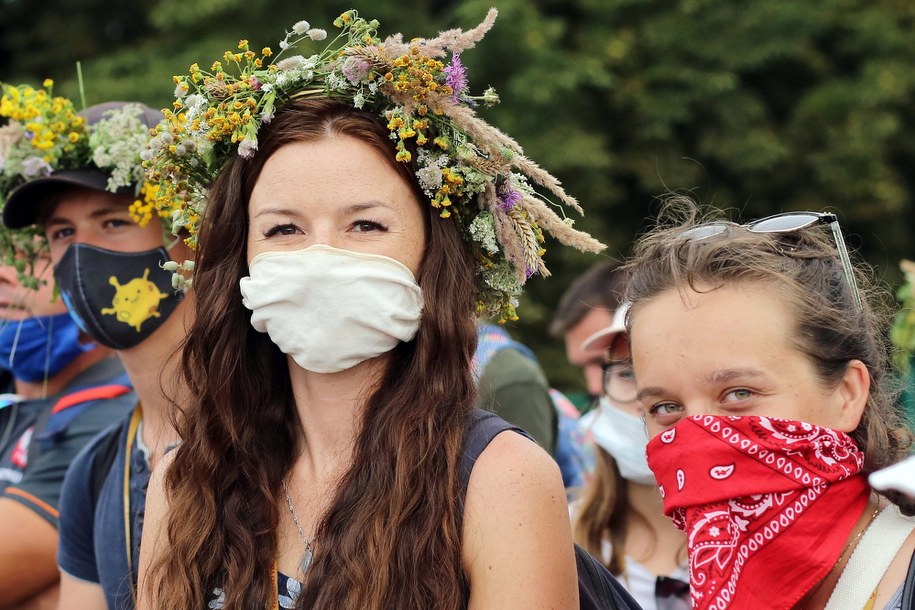 Słowo Roku 2020: Pandemia, kwarantanna, a może obostrzenie?