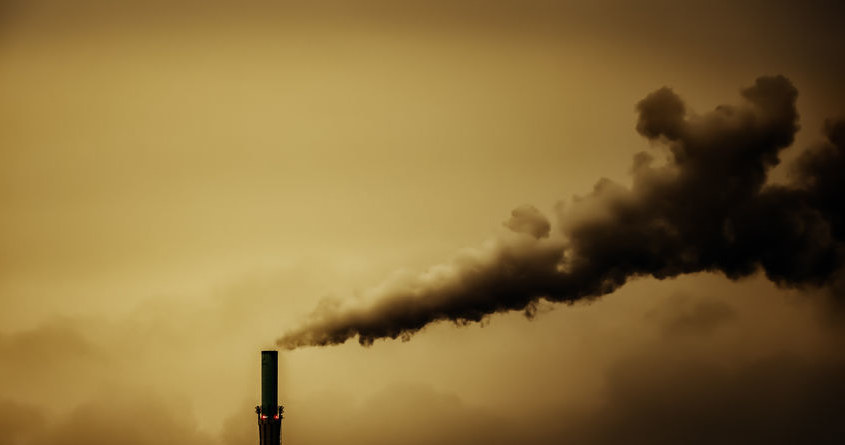 Pandemia na krótko ograniczyła emisje gazów cieplarnianych /123RF/PICSEL