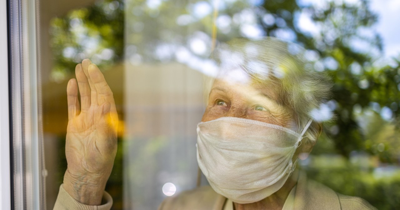 Pandemia pogłebiła poczucie samotności i izolacji, zwłaszcza w najstarszej grupie wiekowej /123RF/PICSEL