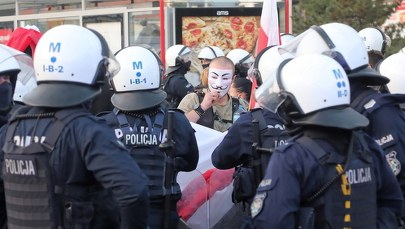 Pandemia to nie spisek. Politycy i lekarze ostrzegają 