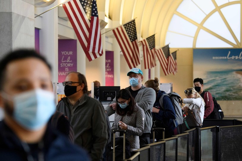 Pandemia wymusi zmiany organizacyjne w lotnictwie. Nz. port w Los Angeles /AFP