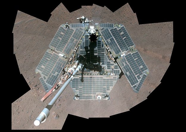 Panele słoneczne łazika Opportunity /NASA/JPL /Materiały prasowe