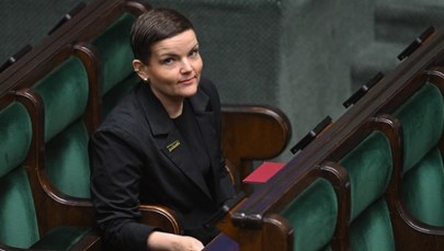 ​"Pani, która oderwała się od rzeczywistości". PiS chce odwołać ministrę