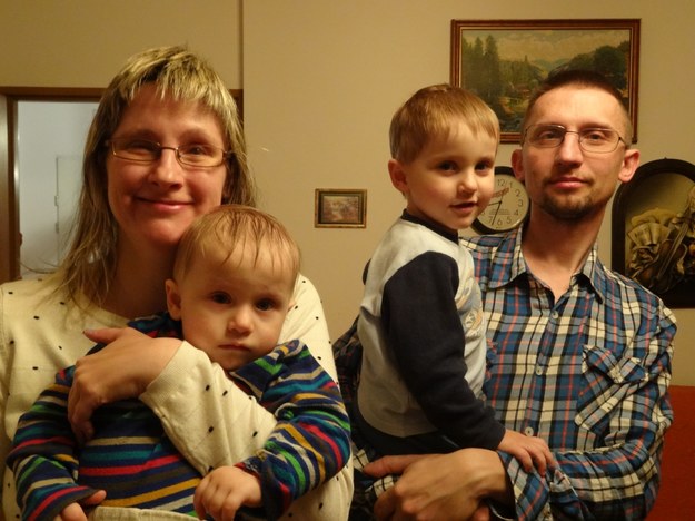 Pani Renata z mężem Łukaszem i synkami Piotrusiem i Arkiem /Grzegorz Jasiński /RMF FM