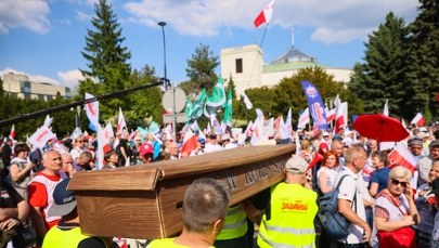 "Panie Tusk, liczy pan już?". Wielka demonstracja w Warszawie