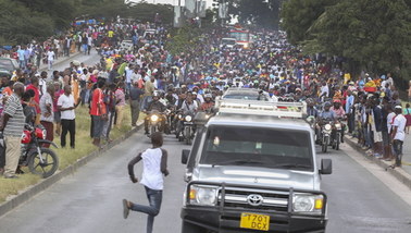Panika podczas pogrzebu prezydenta Tanzanii. 45 osób zadeptanych