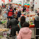 Panika zakupowa w Rosji. Sieci wprowadzają limity zakupowe na podstawowe produkty