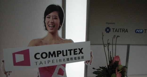 Panna Computex wita - na największych targach komputerowych w Azji /INTERIA.PL