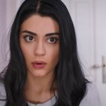 panna młoda "Panna młoda": Cihan nie przybywa na zaręczyny. Beyza jest wściekła
