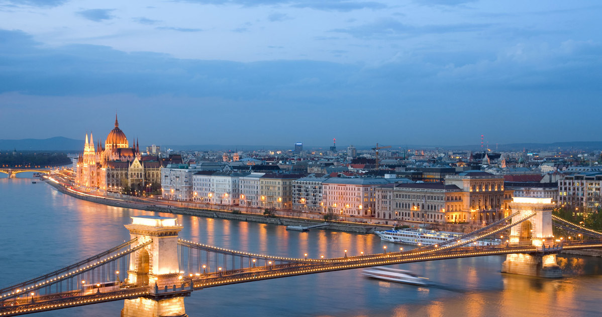 Panorama Budapesztu robi wrażenie. Nic dziwnego, że to miasto nazywane jest Paryżem Wschodu /123RF/PICSEL