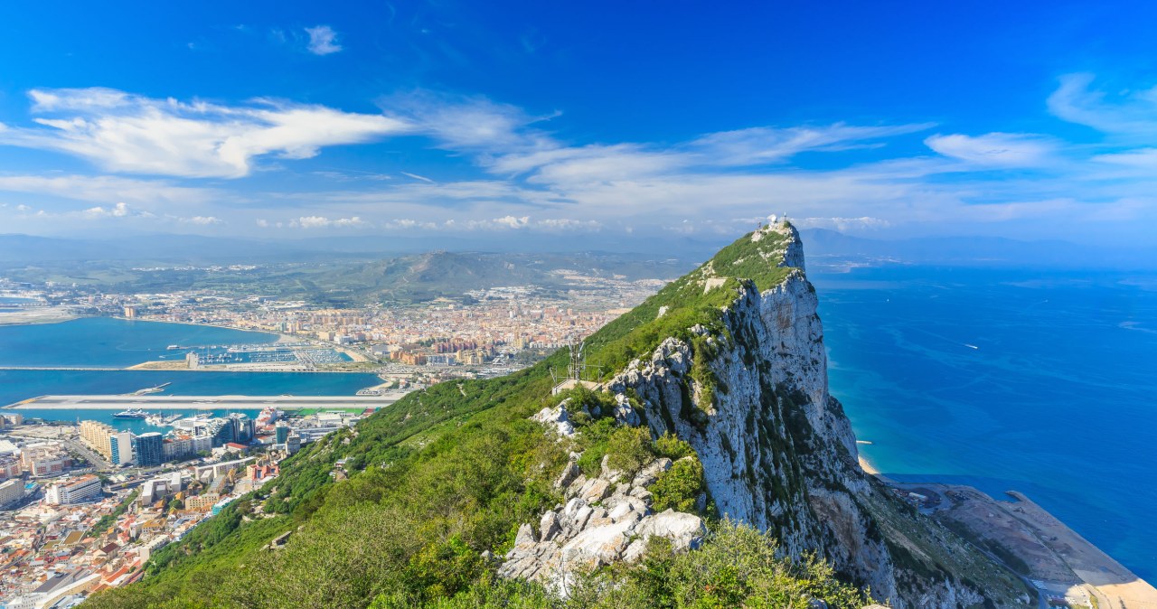 Panorama Gibraltaru robi wrażenie /123RF/PICSEL